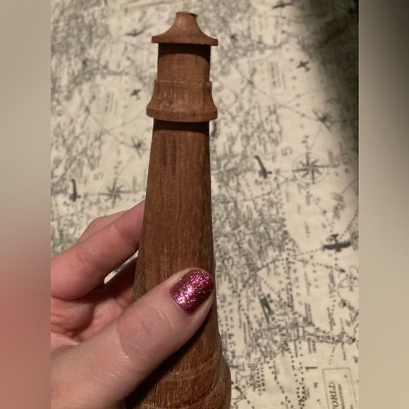 Handmade Cedar lighthouse - Picture 6 of 6